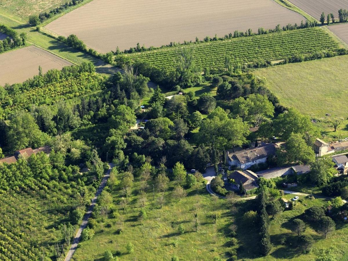 Les Gîtes du Domaine de Rhodes Avignon Extérieur photo