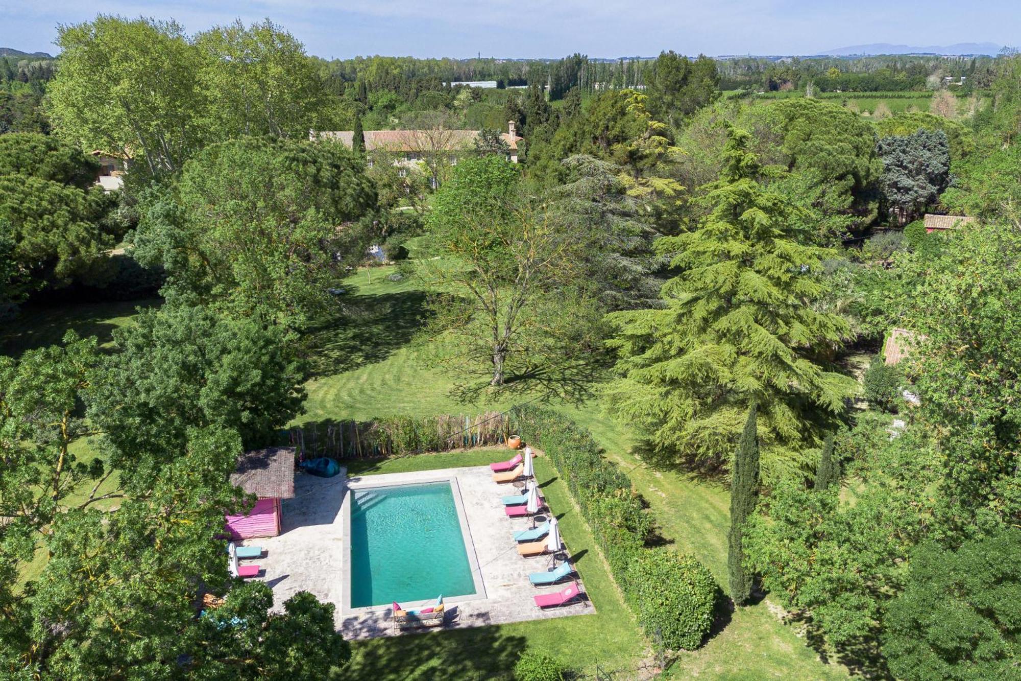 Les Gîtes du Domaine de Rhodes Avignon Extérieur photo