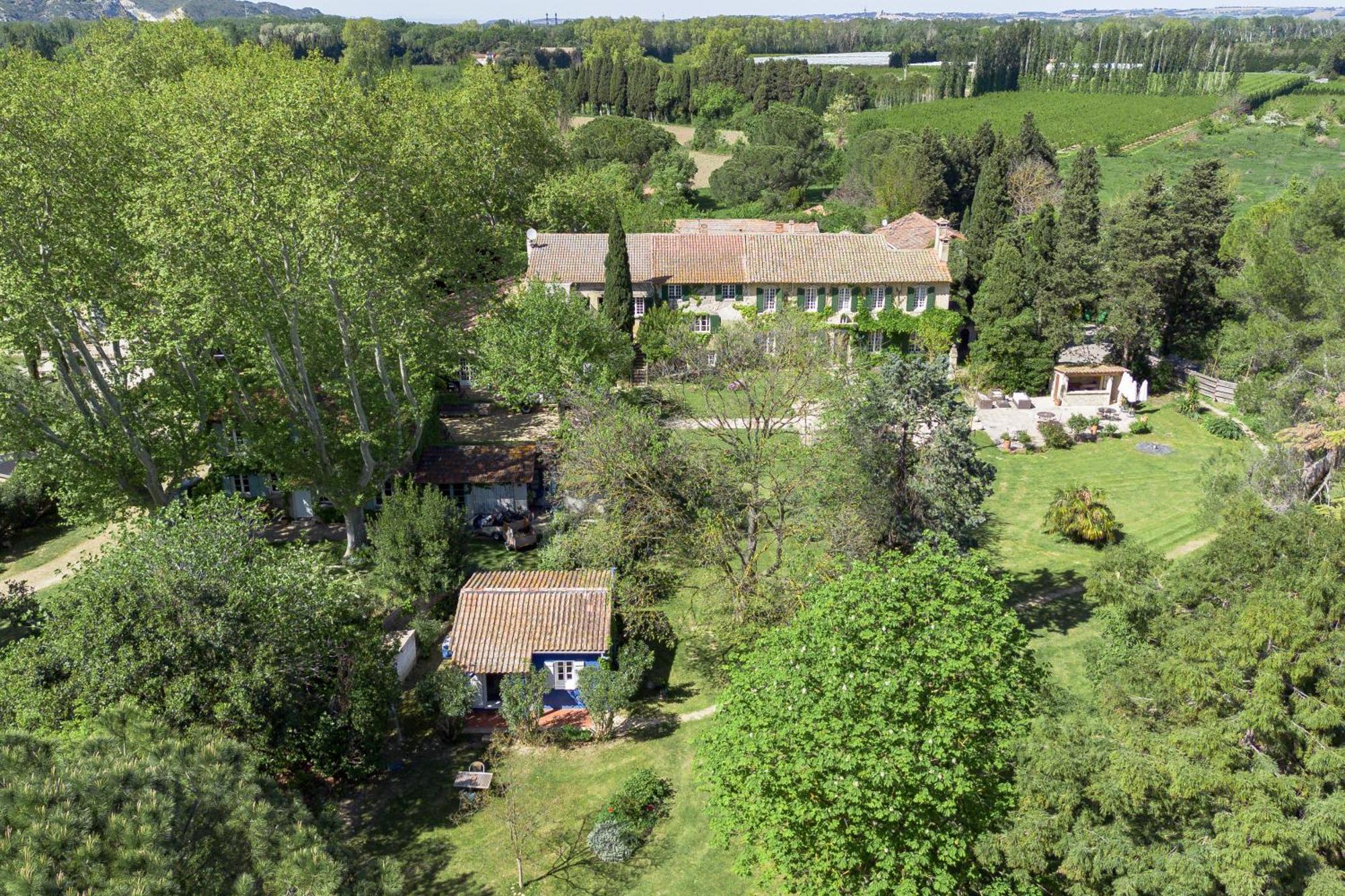 Les Gîtes du Domaine de Rhodes Avignon Extérieur photo