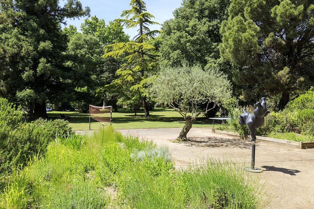Les Gîtes du Domaine de Rhodes Avignon Extérieur photo