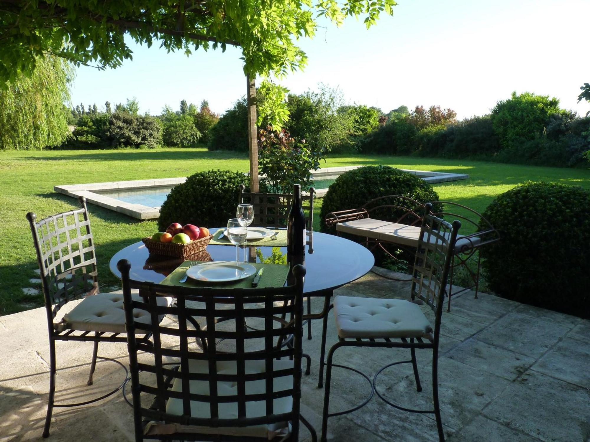 Les Gîtes du Domaine de Rhodes Avignon Extérieur photo