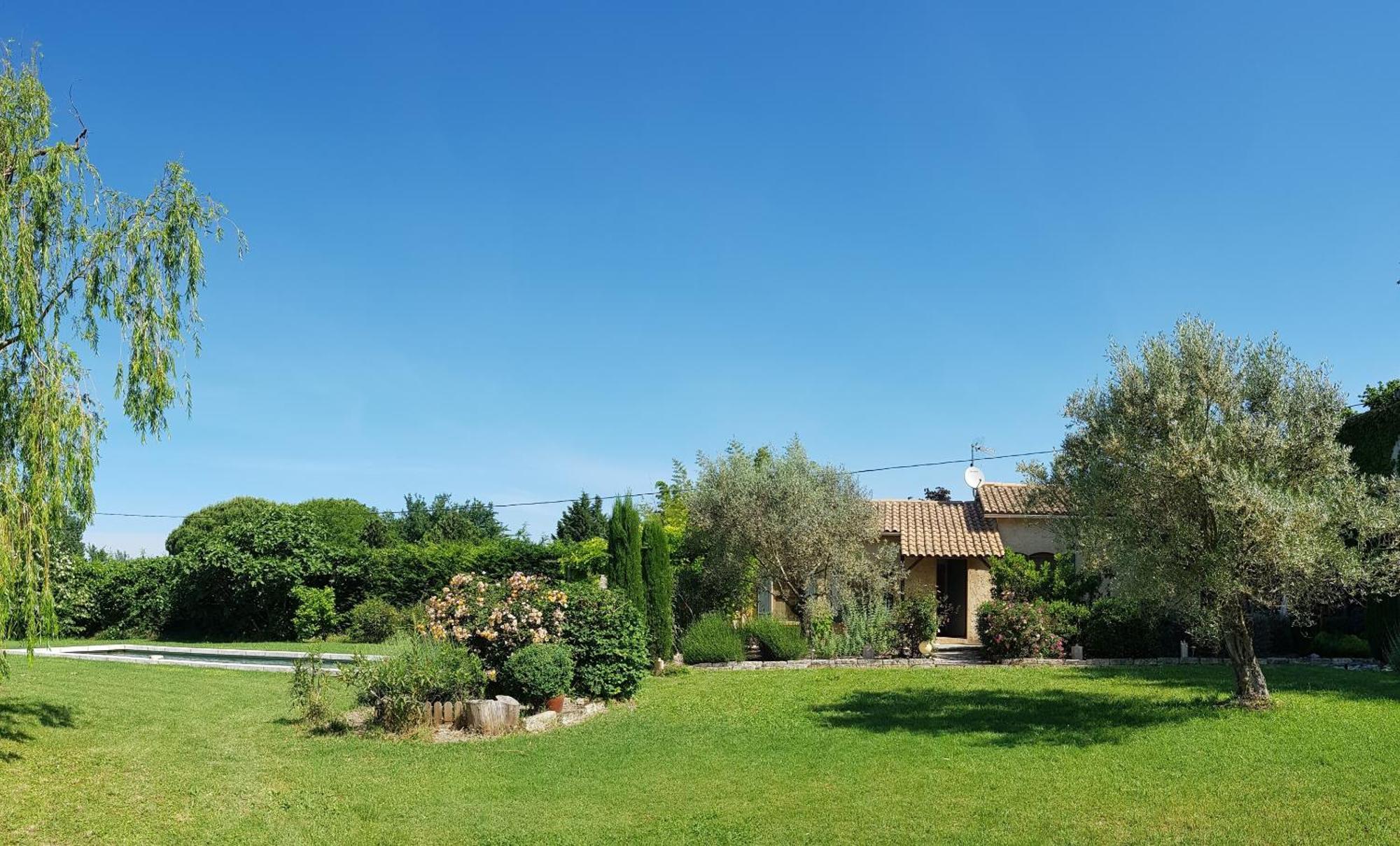 Les Gîtes du Domaine de Rhodes Avignon Extérieur photo